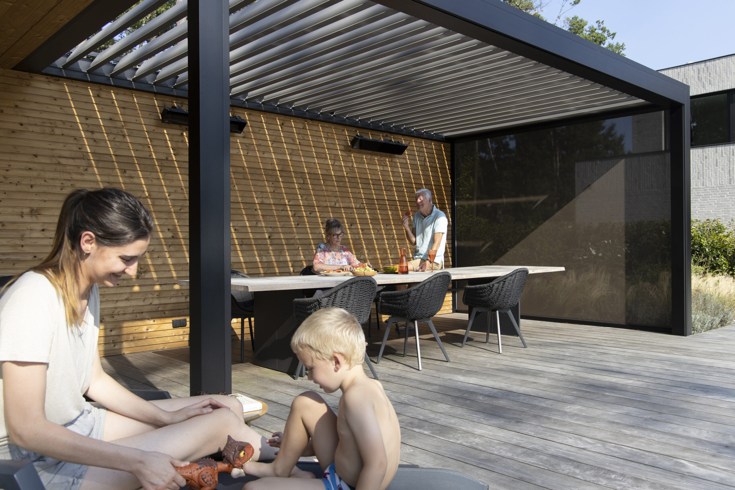 Pergola med zipscreen.