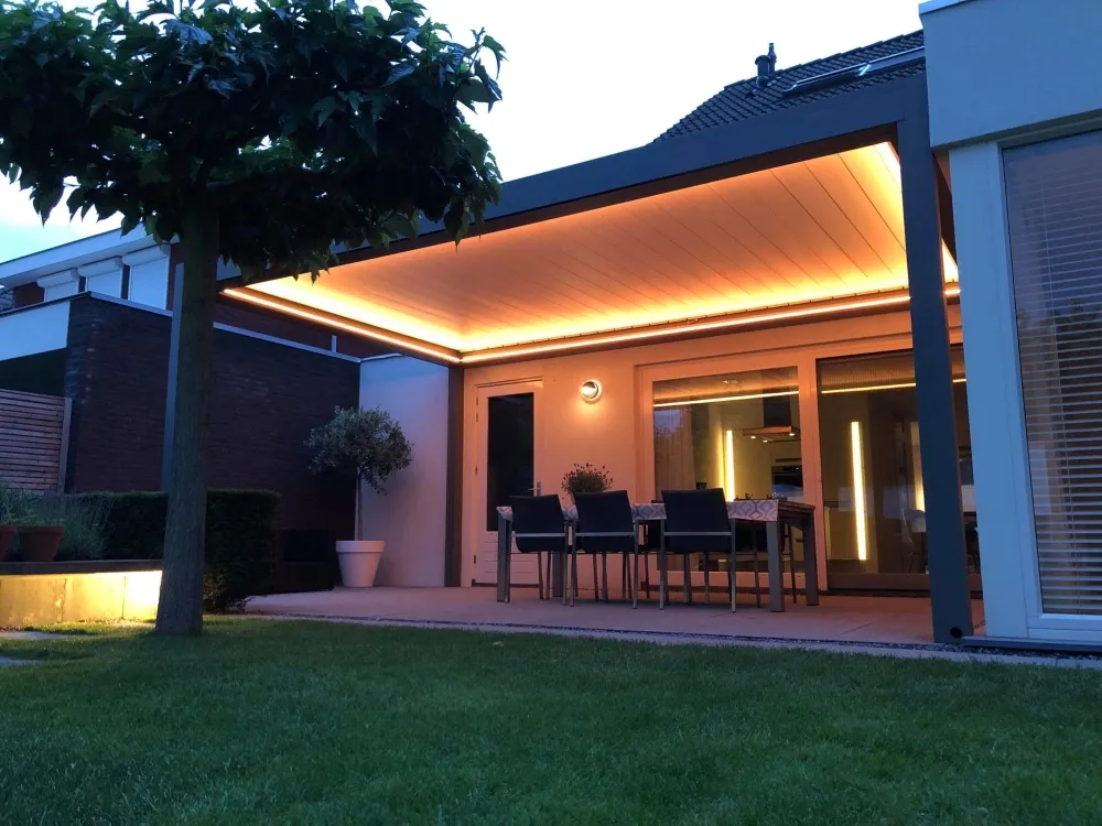 Pergola med belysning.