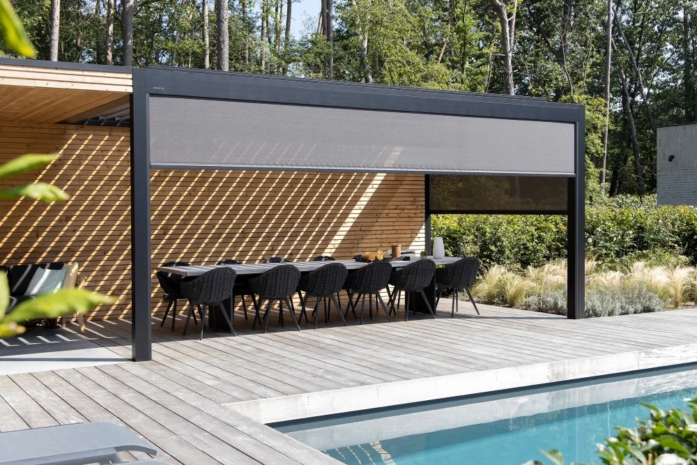 Pergola med zipscreens.