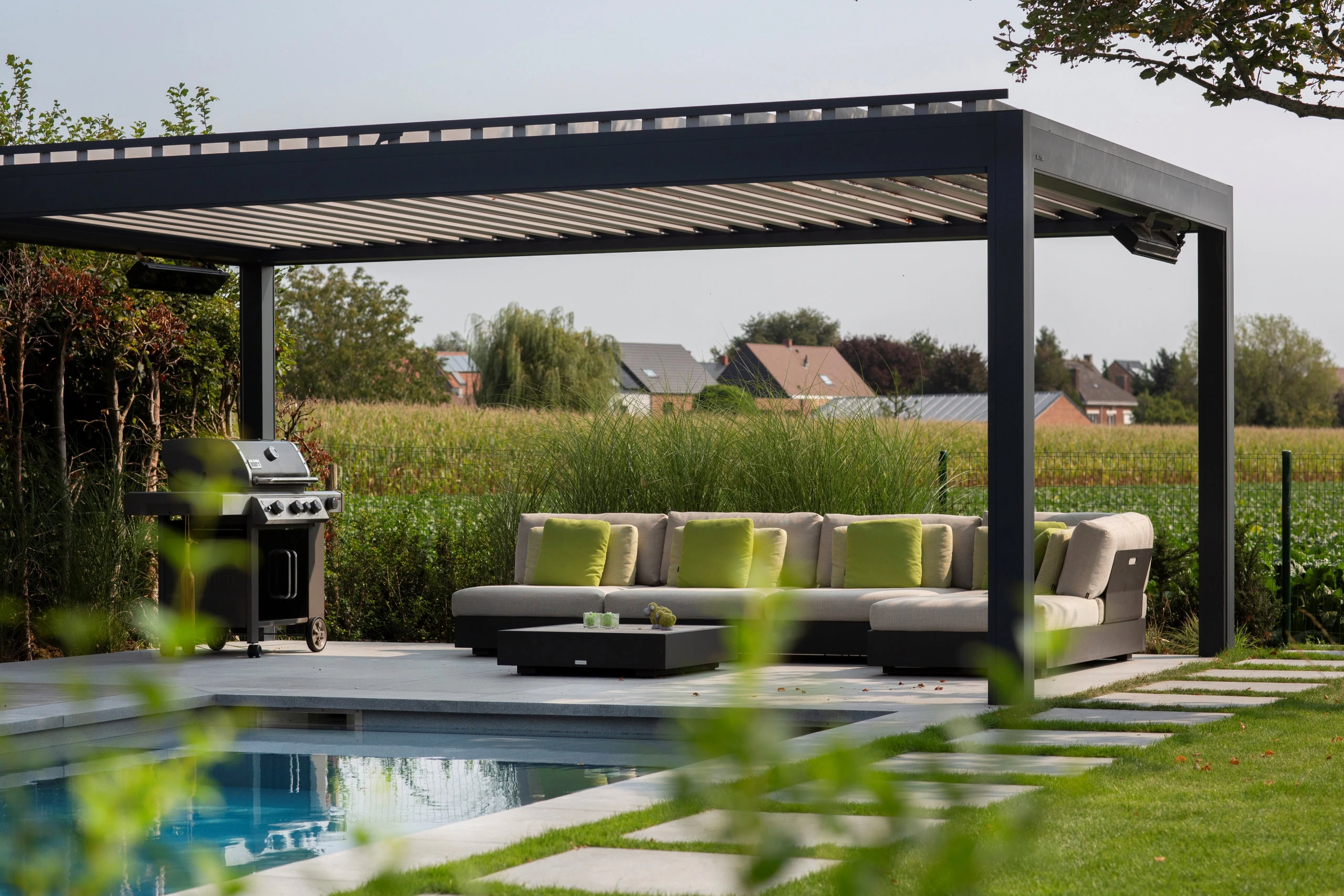 Pergola med zipscreens.